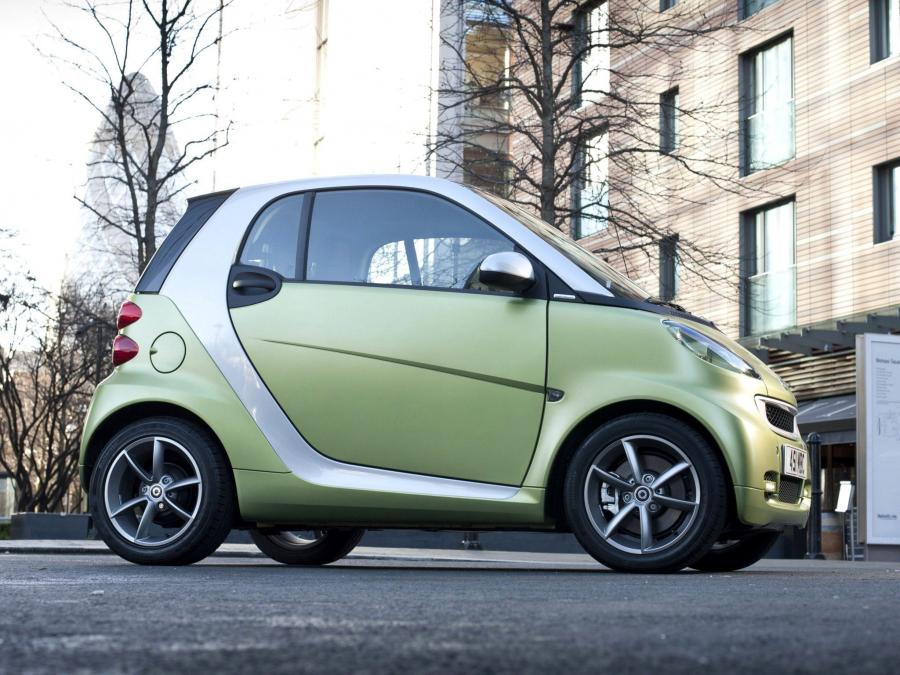  Smart ForTwo Lightshine Edition Coupe (C451) 2010 года  (UK) (фото 2 из 6)